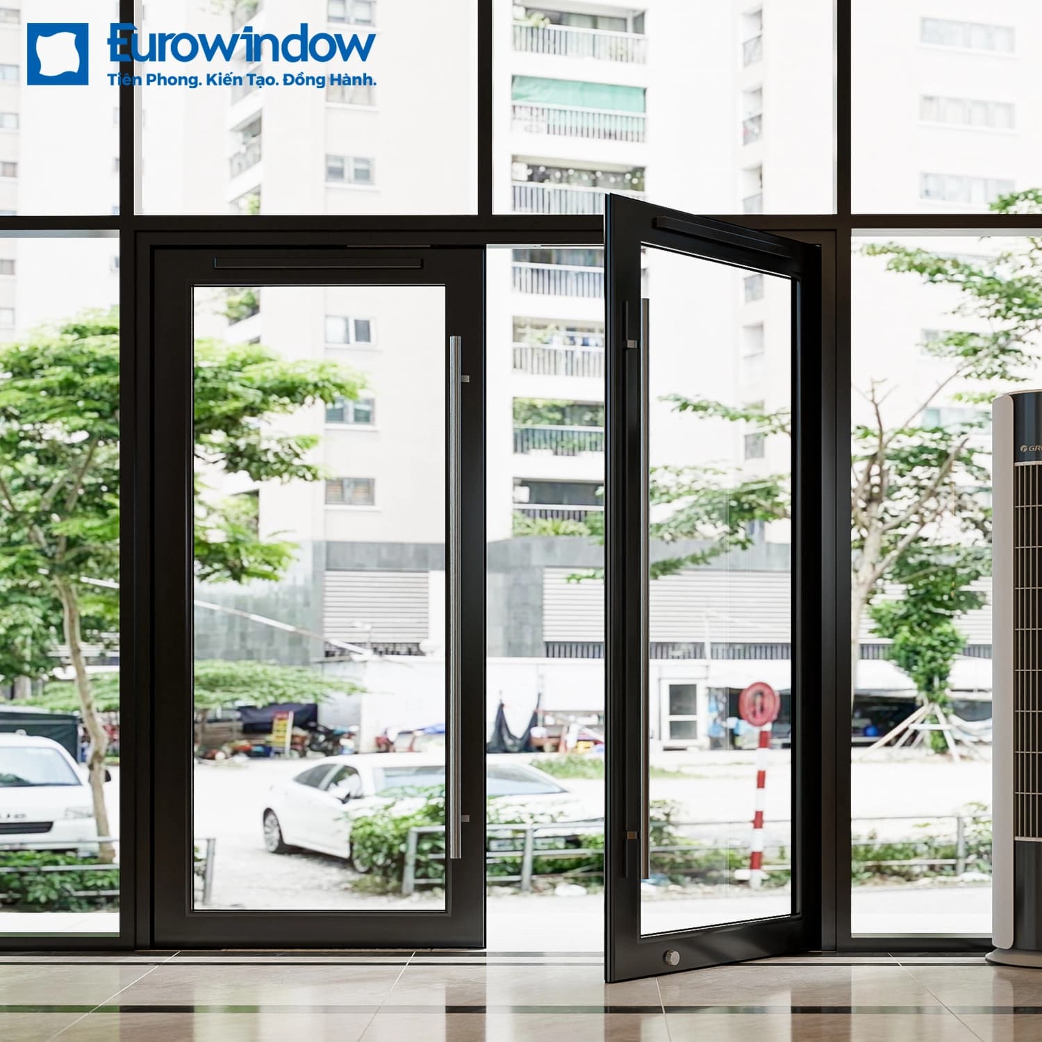 Cửa bản lề sàn tự động